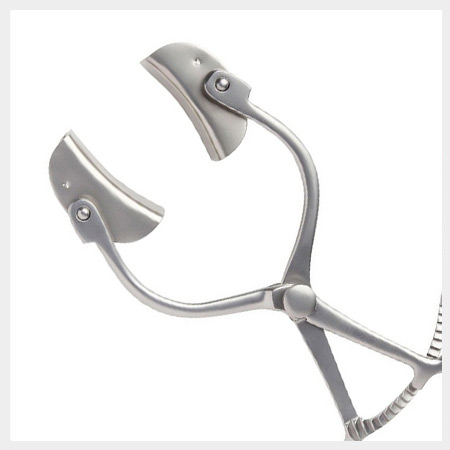 Retractor